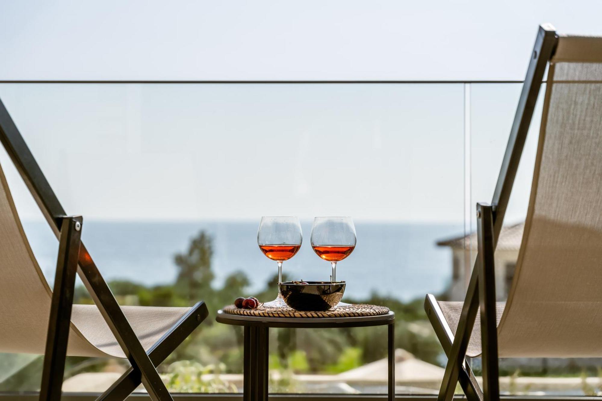 The View Hotel Sofas Coastal Retreat Perdika  Eksteriør billede